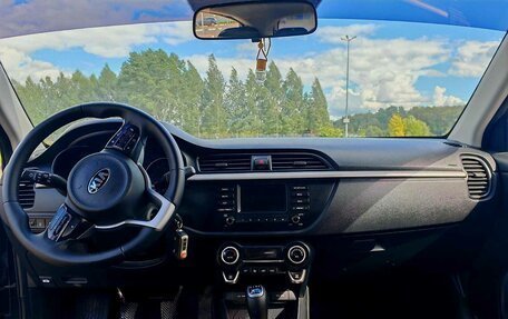 KIA Rio IV, 2018 год, 1 399 000 рублей, 2 фотография