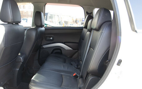 Mitsubishi Outlander III рестайлинг 3, 2011 год, 1 198 000 рублей, 10 фотография