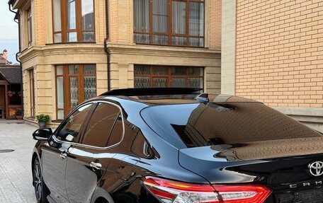 Toyota Camry, 2023 год, 3 350 000 рублей, 10 фотография