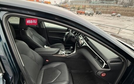 Toyota Camry, 2018 год, 3 050 000 рублей, 9 фотография