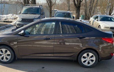 Hyundai Solaris II рестайлинг, 2015 год, 1 000 000 рублей, 5 фотография