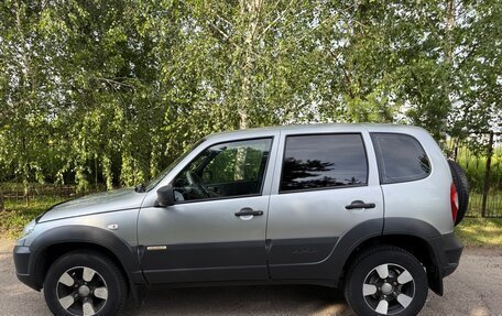 Chevrolet Niva I рестайлинг, 2016 год, 575 000 рублей, 3 фотография