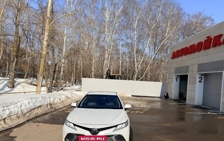 Toyota Camry, 2020 год, 3 350 000 рублей, 2 фотография