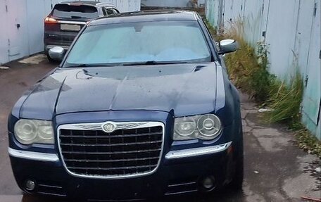 Chrysler 300C II, 2004 год, 730 000 рублей, 23 фотография