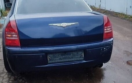 Chrysler 300C II, 2004 год, 730 000 рублей, 16 фотография