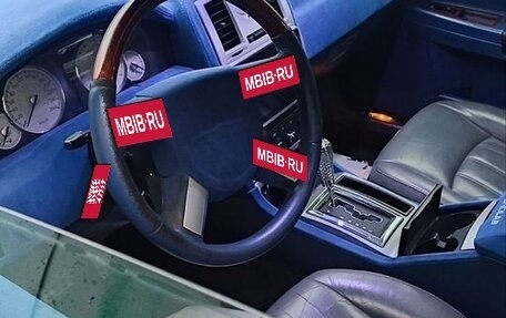 Chrysler 300C II, 2004 год, 730 000 рублей, 20 фотография
