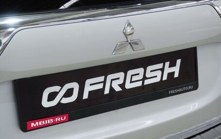 Mitsubishi Outlander III рестайлинг 3, 2015 год, 1 995 000 рублей, 11 фотография