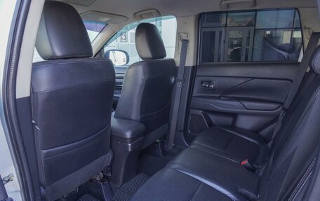 Mitsubishi Outlander III рестайлинг 3, 2015 год, 1 995 000 рублей, 17 фотография