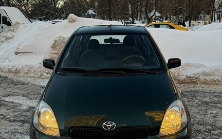 Toyota Yaris I рестайлинг, 2001 год, 499 900 рублей, 1 фотография