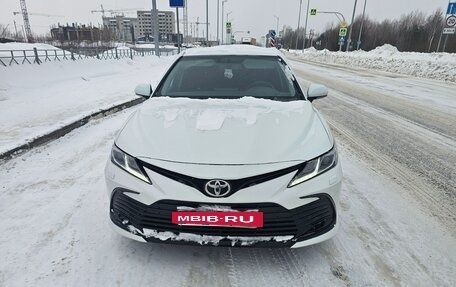 Toyota Camry, 2021 год, 3 000 000 рублей, 2 фотография