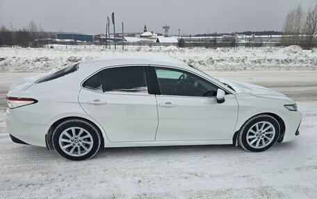 Toyota Camry, 2021 год, 3 000 000 рублей, 8 фотография