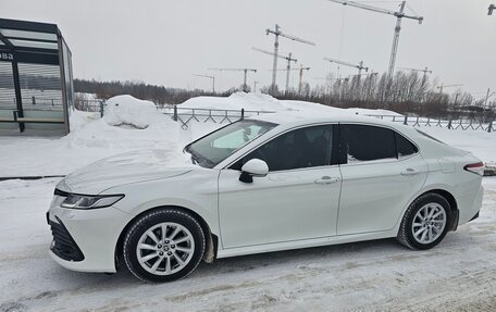 Toyota Camry, 2021 год, 3 000 000 рублей, 4 фотография