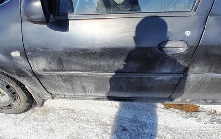 Renault Logan I, 2010 год, 200 000 рублей, 2 фотография