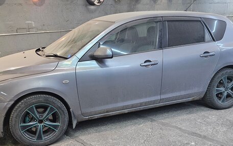 Mazda Axela, 2004 год, 390 000 рублей, 2 фотография