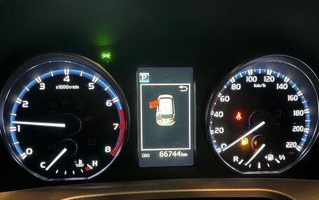 Toyota RAV4, 2018 год, 2 950 000 рублей, 9 фотография