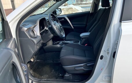 Toyota RAV4, 2018 год, 2 950 000 рублей, 15 фотография