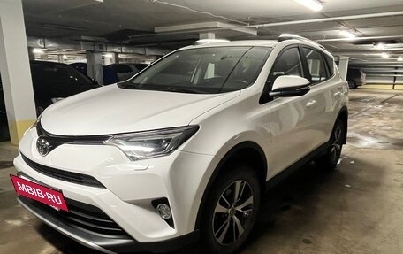 Toyota RAV4, 2018 год, 2 950 000 рублей, 4 фотография
