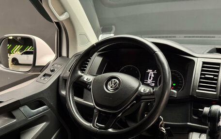 Volkswagen Caravelle T6 рестайлинг, 2017 год, 2 900 000 рублей, 11 фотография