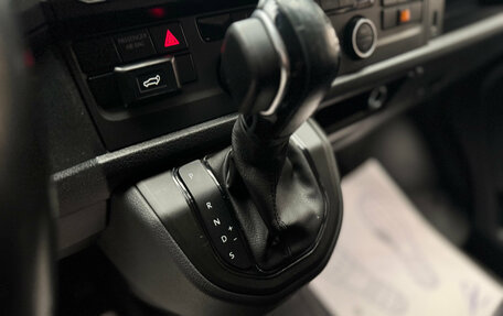 Volkswagen Caravelle T6 рестайлинг, 2017 год, 2 900 000 рублей, 18 фотография