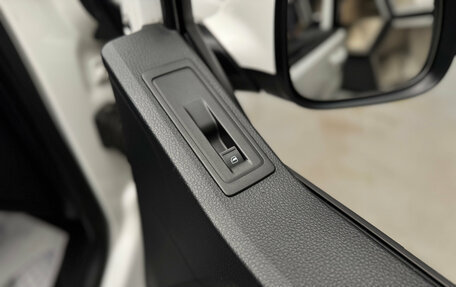 Volkswagen Caravelle T6 рестайлинг, 2017 год, 2 900 000 рублей, 22 фотография