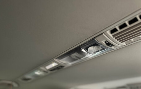 Volkswagen Caravelle T6 рестайлинг, 2017 год, 2 900 000 рублей, 25 фотография