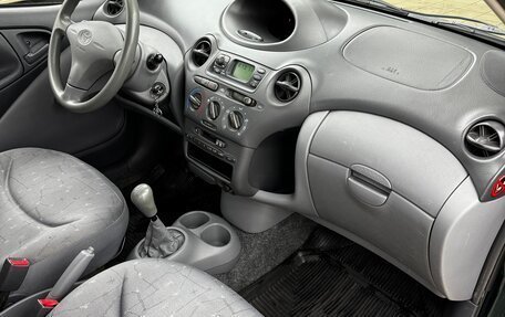 Toyota Yaris I рестайлинг, 2001 год, 499 900 рублей, 23 фотография