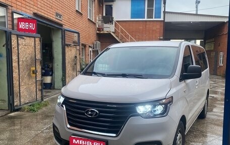 Hyundai H-1 II рестайлинг, 2021 год, 2 750 000 рублей, 1 фотография