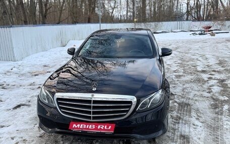 Mercedes-Benz E-Класс, 2020 год, 3 000 000 рублей, 1 фотография