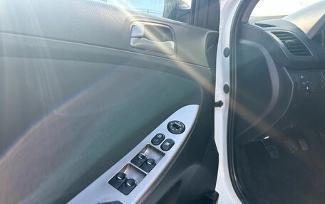 Hyundai Solaris II рестайлинг, 2015 год, 870 000 рублей, 9 фотография