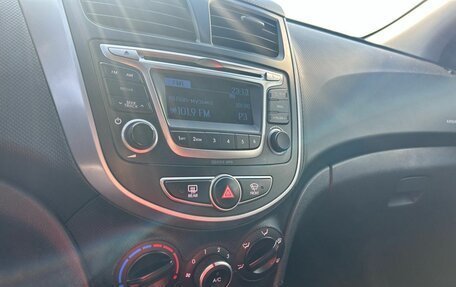 Hyundai Solaris II рестайлинг, 2015 год, 870 000 рублей, 13 фотография