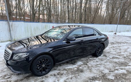 Mercedes-Benz E-Класс, 2020 год, 3 000 000 рублей, 2 фотография