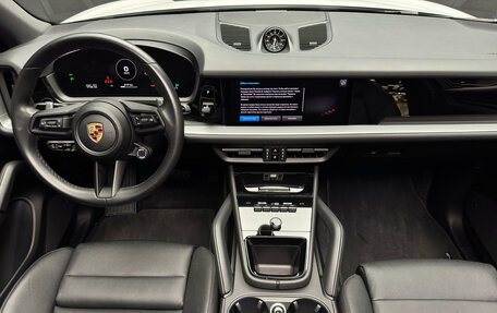 Porsche Cayenne III, 2023 год, 15 500 000 рублей, 12 фотография