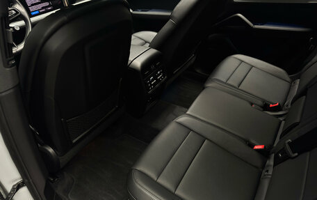 Porsche Cayenne III, 2023 год, 15 500 000 рублей, 23 фотография