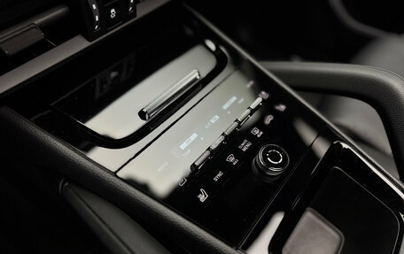 Porsche Cayenne III, 2023 год, 15 500 000 рублей, 20 фотография