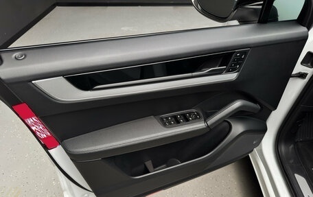 Porsche Cayenne III, 2023 год, 15 500 000 рублей, 15 фотография