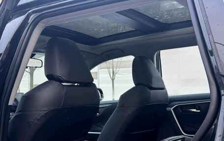 Toyota RAV4, 2025 год, 4 370 000 рублей, 24 фотография