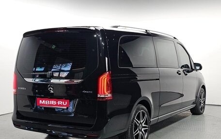 Mercedes-Benz V-Класс, 2024 год, 9 300 000 рублей, 2 фотография