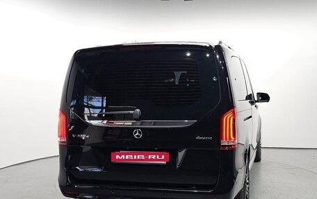Mercedes-Benz V-Класс, 2024 год, 9 300 000 рублей, 3 фотография