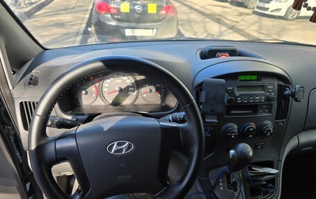 Hyundai H-1 II рестайлинг, 2011 год, 1 300 000 рублей, 4 фотография