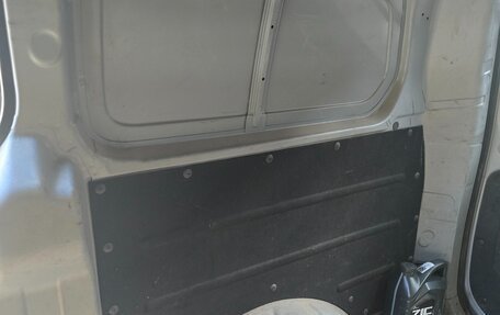 Hyundai H-1 II рестайлинг, 2011 год, 1 300 000 рублей, 3 фотография