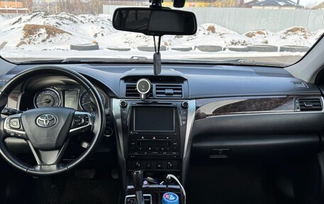 Toyota Camry, 2017 год, 2 280 000 рублей, 7 фотография