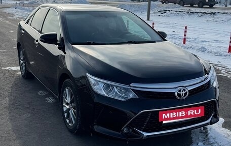 Toyota Camry, 2017 год, 2 280 000 рублей, 15 фотография