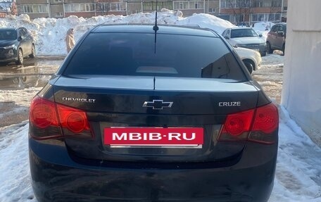 Chevrolet Cruze II, 2010 год, 500 000 рублей, 3 фотография
