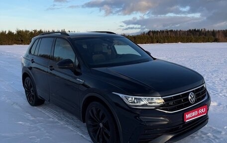 Volkswagen Tiguan II, 2021 год, 3 200 000 рублей, 1 фотография