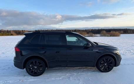 Volkswagen Tiguan II, 2021 год, 3 200 000 рублей, 3 фотография