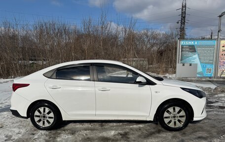 Hyundai Solaris II рестайлинг, 2021 год, 1 650 000 рублей, 4 фотография