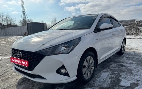 Hyundai Solaris II рестайлинг, 2021 год, 1 650 000 рублей, 2 фотография