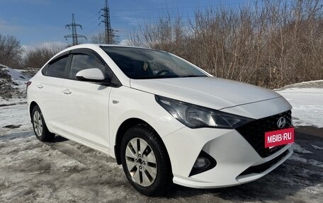 Hyundai Solaris II рестайлинг, 2021 год, 1 650 000 рублей, 3 фотография