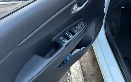 KIA Rio IV, 2017 год, 850 000 рублей, 9 фотография