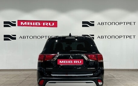 Mitsubishi Outlander III рестайлинг 3, 2019 год, 2 149 000 рублей, 5 фотография
